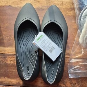 CROCS Women's Gray Pointed Flats